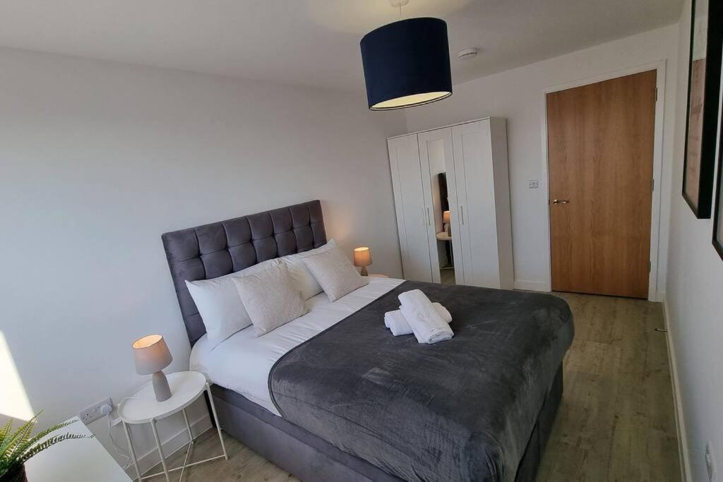 2 Bedroom Penthouse Manchester Exterior photo