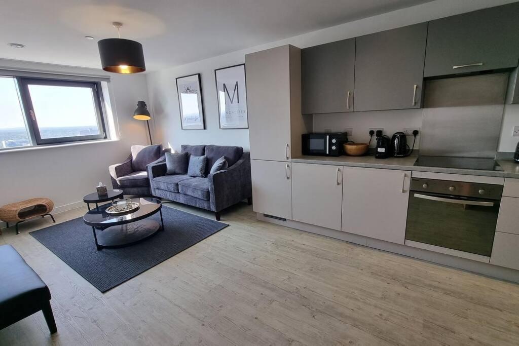 2 Bedroom Penthouse Manchester Exterior photo