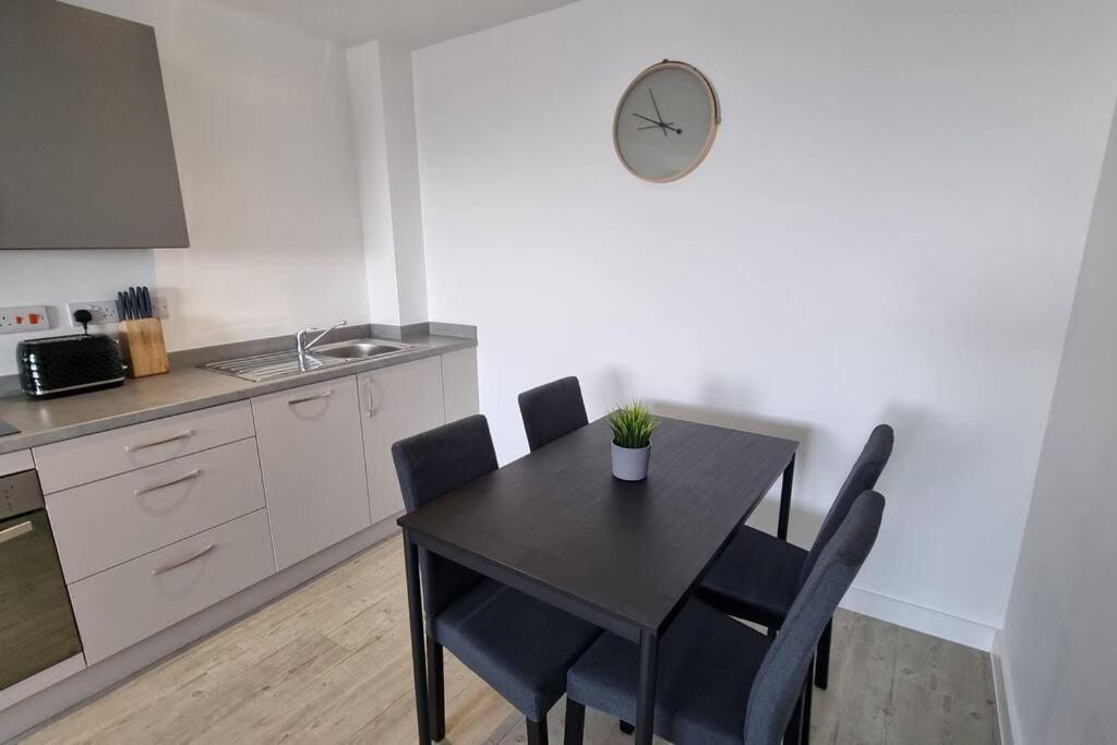 2 Bedroom Penthouse Manchester Exterior photo