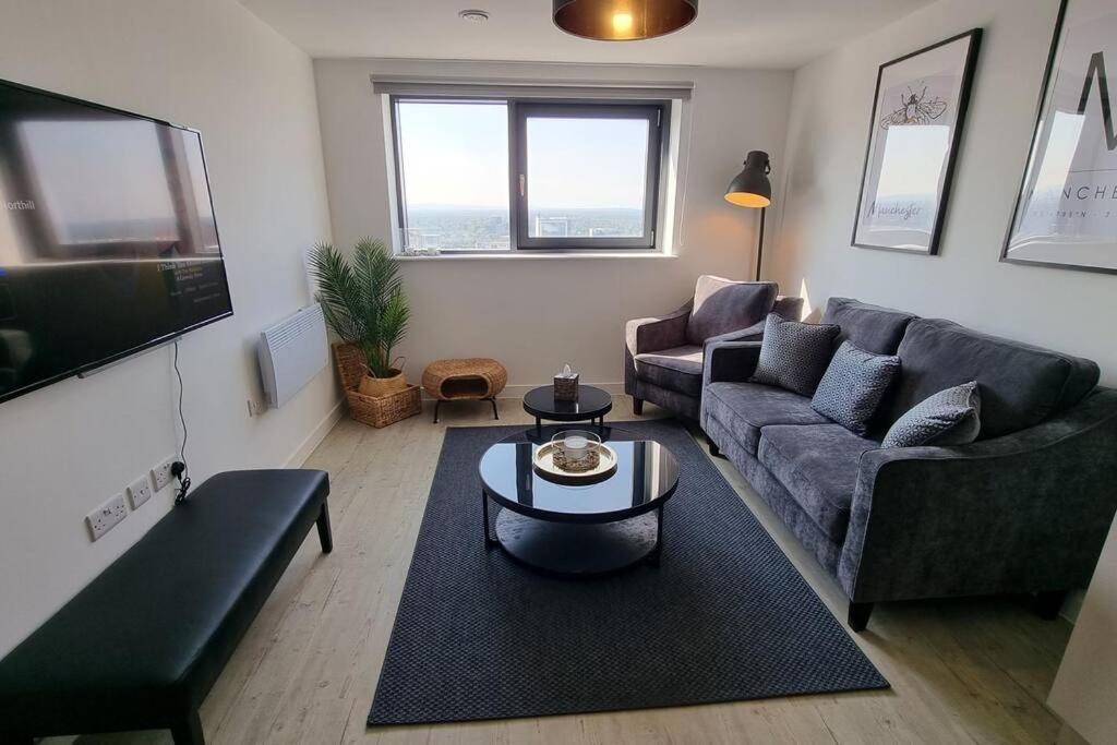 2 Bedroom Penthouse Manchester Exterior photo